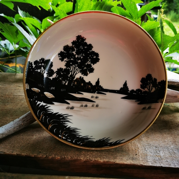 Hand-painted Nippon Black and White and Gold Ceramic Dish - Picture 4 of 13